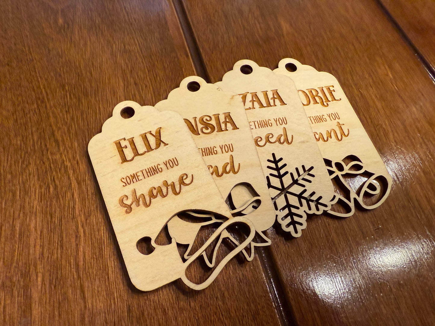 Etiquettes cadeaux (25% de réduction à partir de 3 achats)